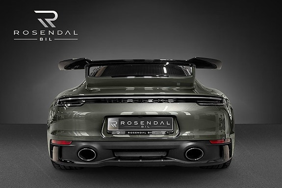 Porsche 911 Carrera 4 GTS 4 of 17