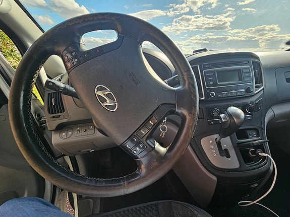 Hyundai H-1 6 of 10