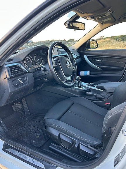 BMW 320d 4 of 6