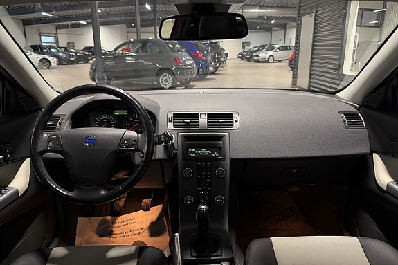 Volvo C30 8 of 16