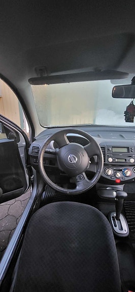 Nissan Micra 4 of 8