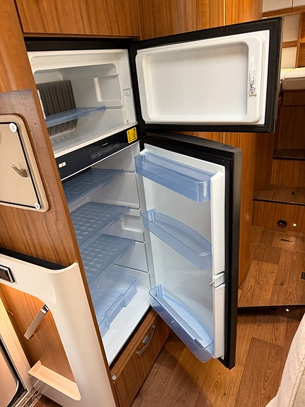 Hymer T 678 CL 60 Edition! Långbädd! Får köras på B-kort! 12V Fläkt! Låga mil! Stort garage! 8 of 21