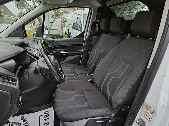 Ford Transit Connect 9 of 12