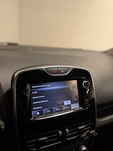 Renault Clio 16 of 23