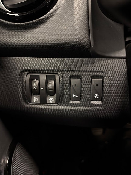 Renault Clio 21 of 23