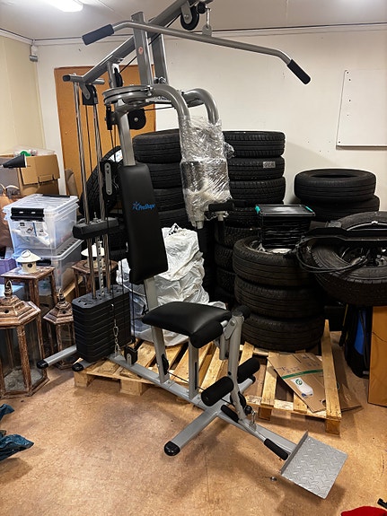 Gymutrustning från proshape + manuellt löpband
