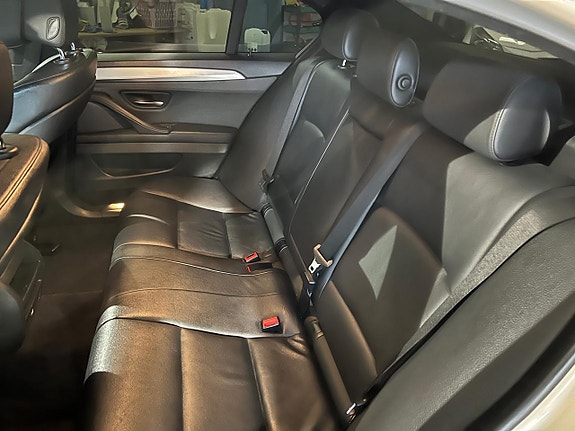 BMW 525d 10 of 12