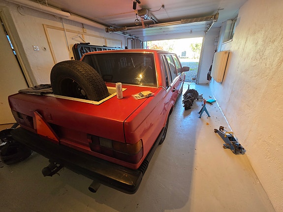 Volvo 740 3 of 6