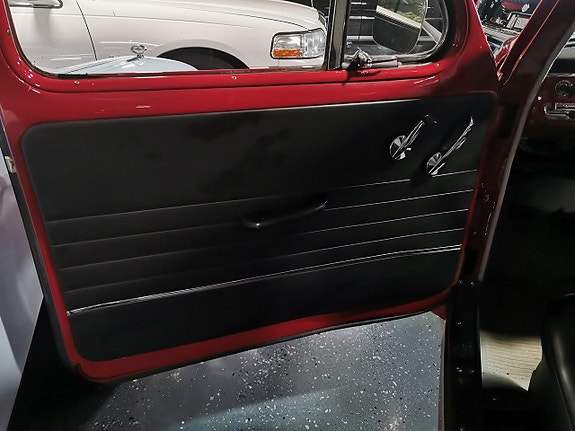 Volvo PV 7 of 11