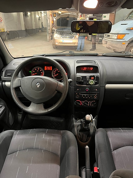 Renault Clio II 3 of 5