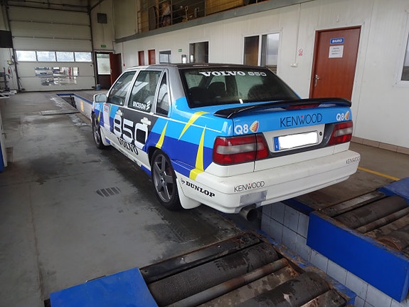 Volvo 850 3 of 7