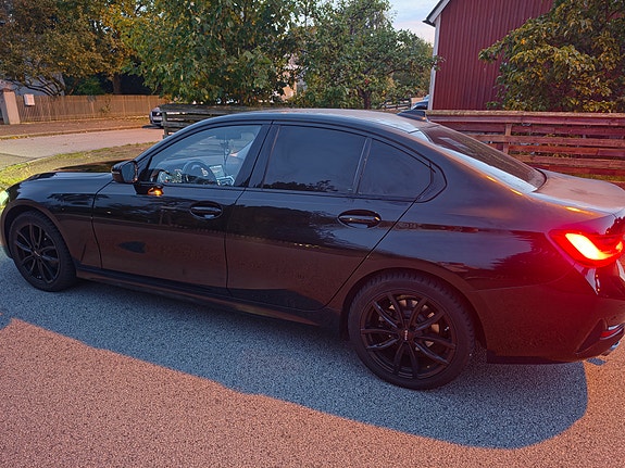 BMW 320d 16 of 19