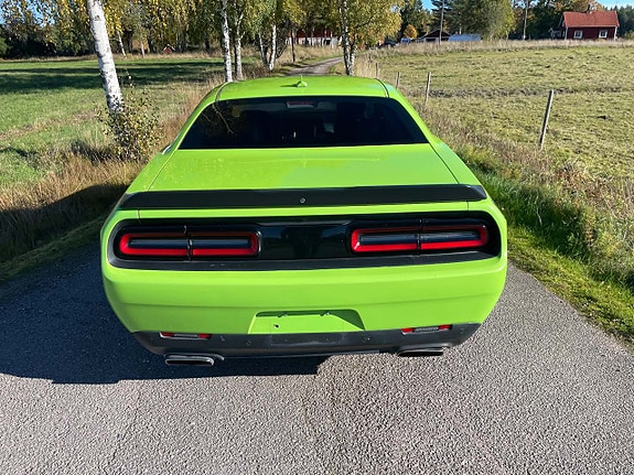Dodge Challenger 5 of 7
