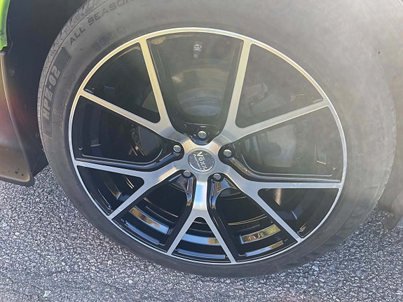 Dodge Challenger 6 of 7