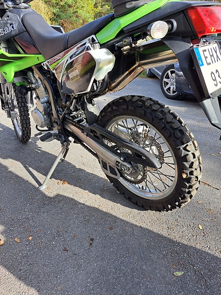 Kawasaki KLX250S 3 of 6