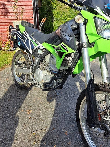 Kawasaki KLX250S 5 of 6