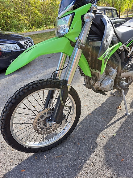 Kawasaki KLX250S 4 of 6