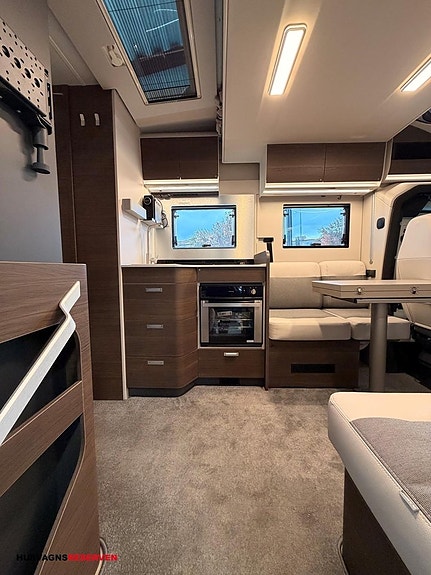 Adria MATRIX SUPREME 670 DL - Fiat MultiJet3 180HP (131 kW) HD 44H 9 of 23