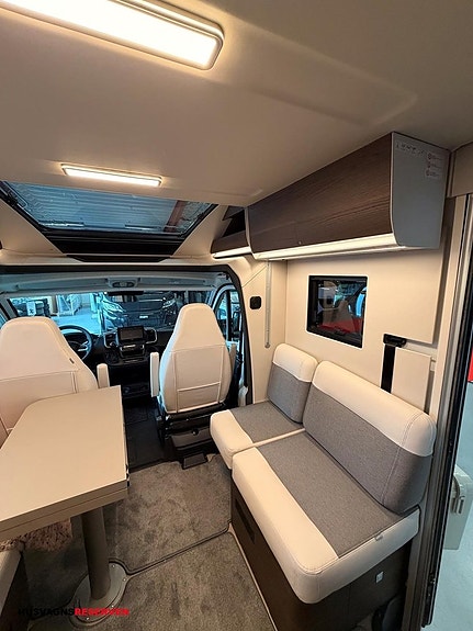 Adria MATRIX SUPREME 670 DL - Fiat MultiJet3 180HP (131 kW) HD 44H 13 of 23