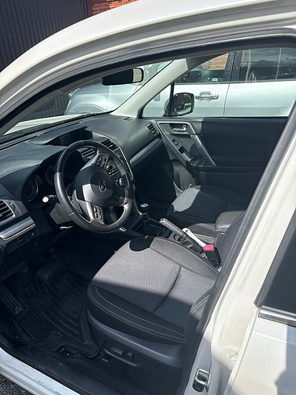 Subaru Forester 4 of 8