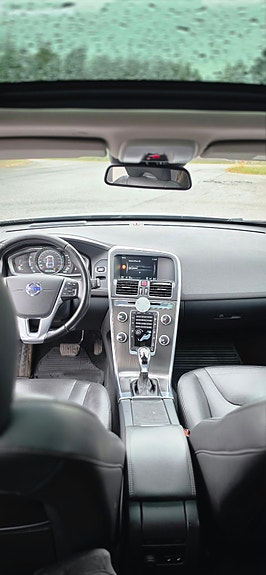 Volvo XC60 6 of 8