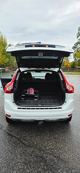 Volvo XC60 4 of 8