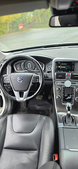 Volvo XC60 5 of 8