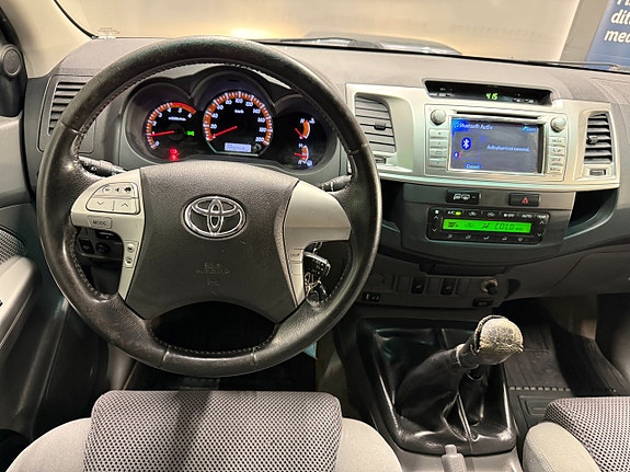 TOYOTA HILUX DOUBLE CABINE 3.0 D-4D 4X4 BVM 171 ch - CAMÉRA - ATTELAGE - 209000 km