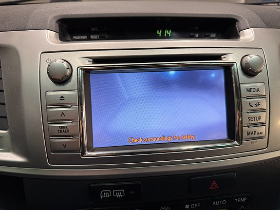TOYOTA HILUX DOUBLE CABINE 3.0 D-4D 4X4 BVM 171 ch - CAMÉRA - ATTELAGE - 209000 km