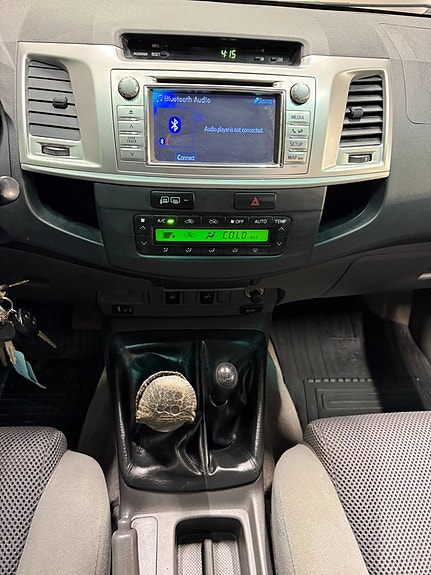 TOYOTA HILUX DOUBLE CABINE 3.0 D-4D 4X4 BVM 171 ch - CAMÉRA - ATTELAGE - 209000 km