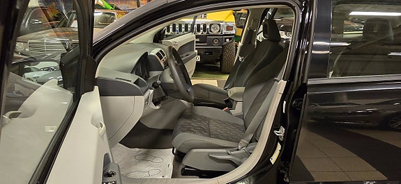Dodge Caliber 11 of 14