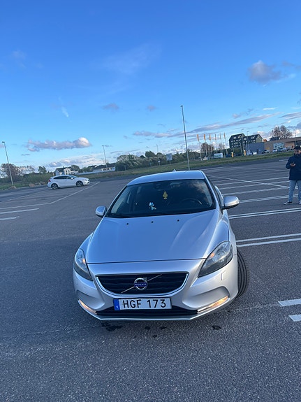 Volvo V40 6 of 12