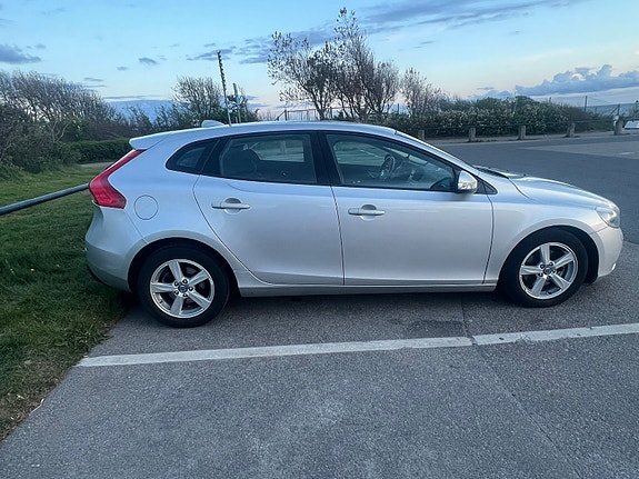 Volvo V40 10 of 12