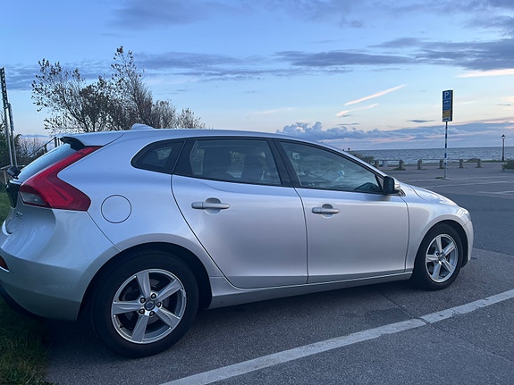 Volvo V40 4 of 12