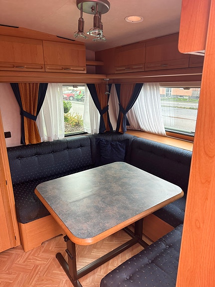 Adria Unica 562 UL 6 of 23