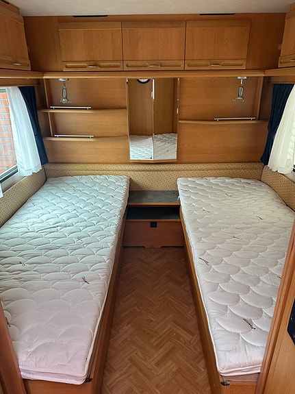 Adria Unica 562 UL 16 of 23