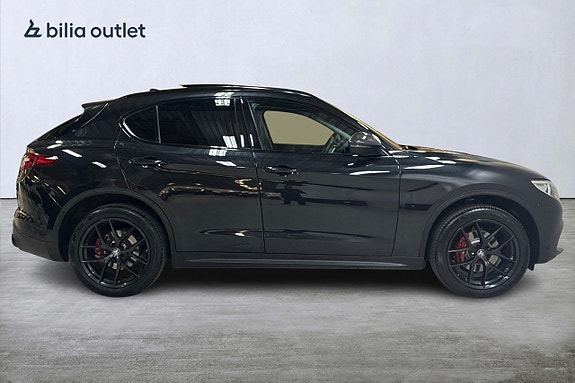 Alfa Romeo Stelvio 5 of 29