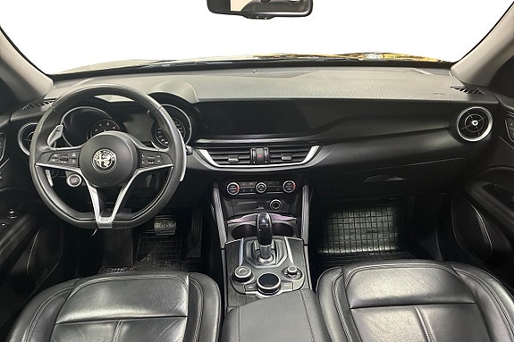 Alfa Romeo Stelvio 12 of 29