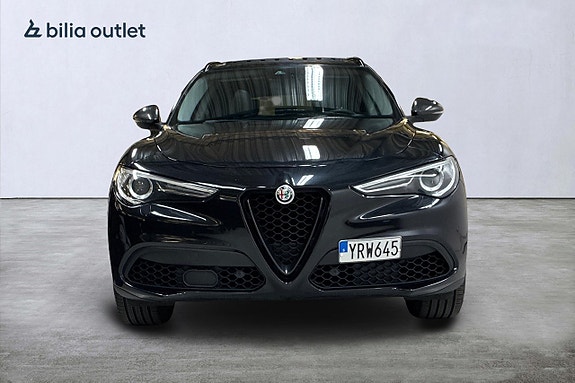 Alfa Romeo Stelvio 3 of 29