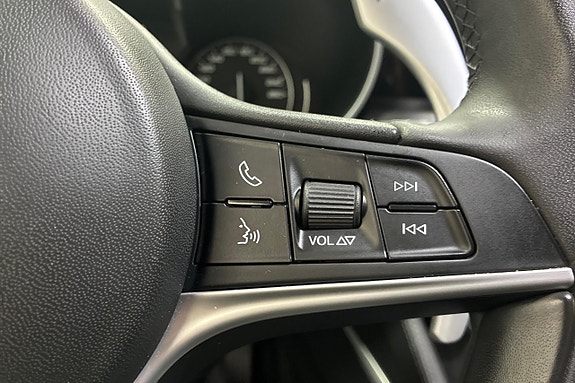 Alfa Romeo Stelvio 23 of 29