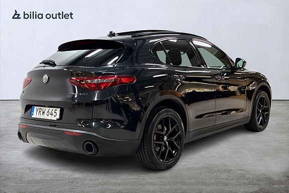 Alfa Romeo Stelvio 6 of 29