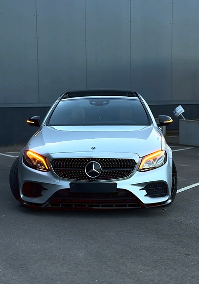 Mercedes-Benz E300 de 6 of 13