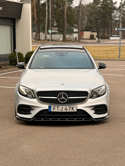 Mercedes-Benz E300 de 3 of 13
