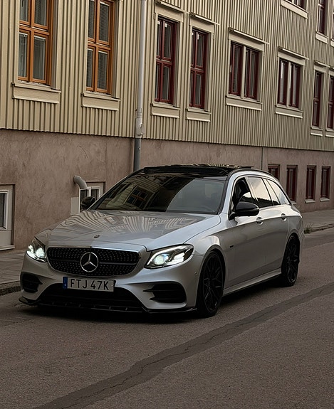 Mercedes-Benz E300 de 11 of 13