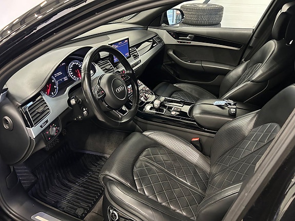 Audi A8 7 of 21