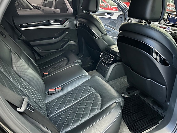 Audi A8 10 of 21