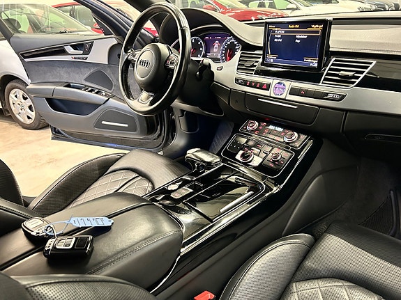 Audi A8 12 of 21