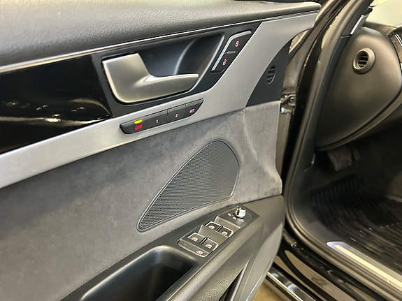 Audi A8 16 of 21