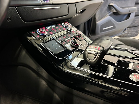 Audi A8 18 of 21