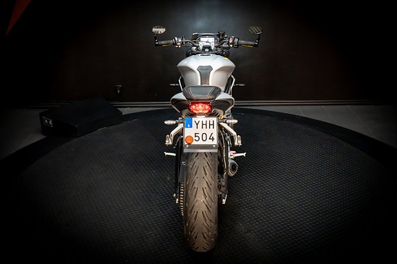 Triumph Street Triple R 3 of 19